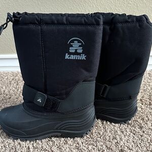 Kamik Black Snow Boots (Big Boy size 4)